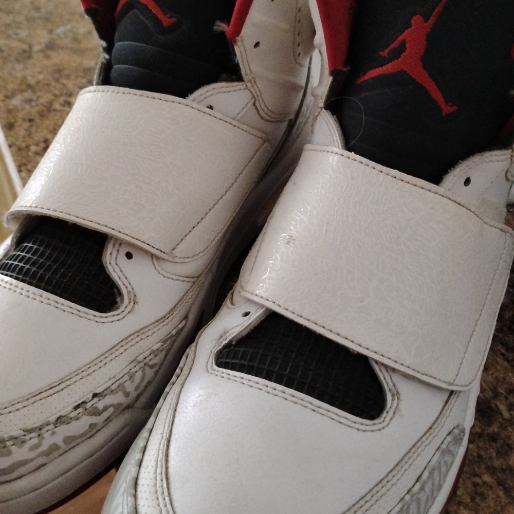 Air Jordan Son Of Mars Black And White